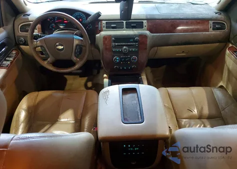 2011 Chevrolet Suburban C1500 Lt z USA, uszkodzony, nr VIN 1GNSCJE07BR284893